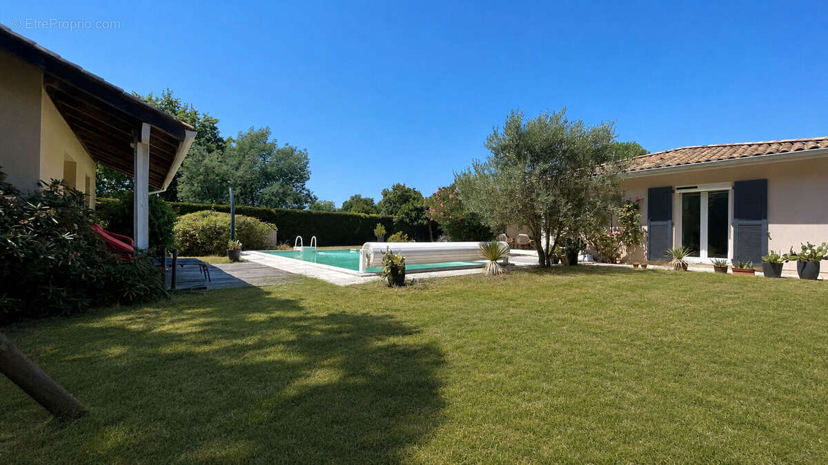 Maison 5 chambres avec studio indépendant, piscine, carport... - photo 10