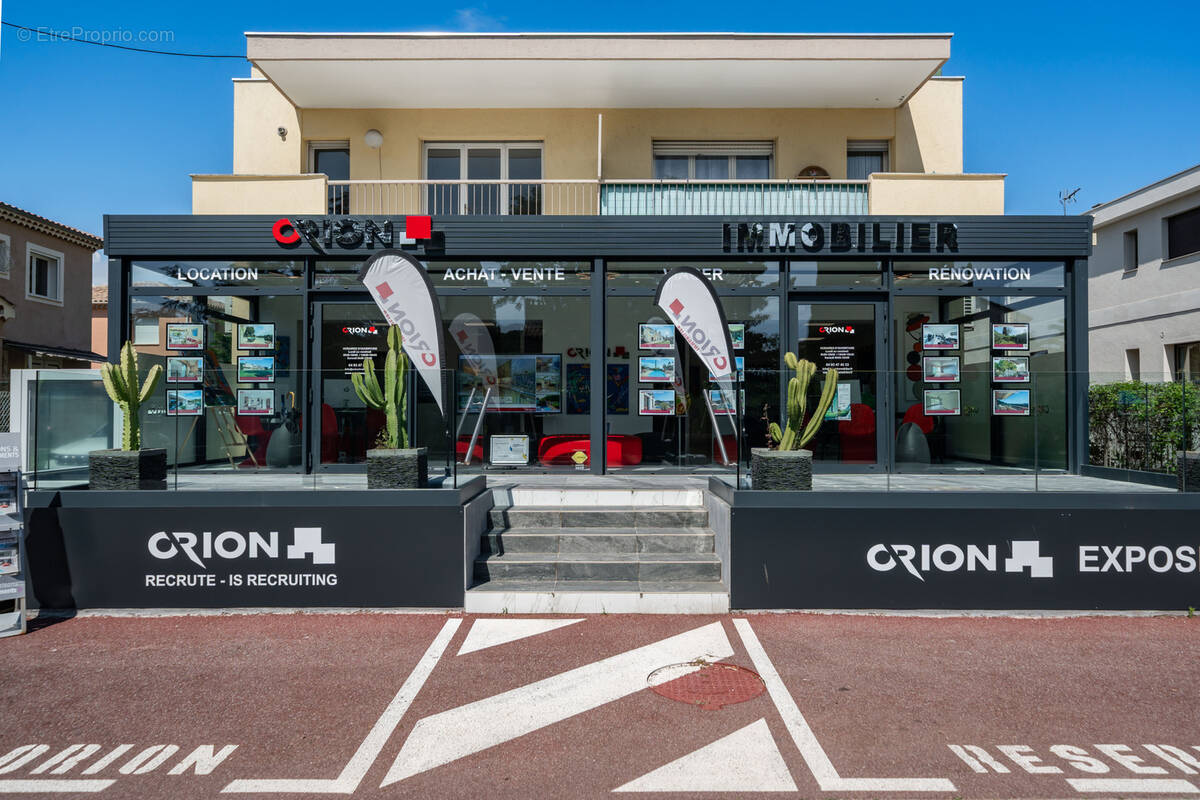 Commerce à MANDELIEU-LA-NAPOULE