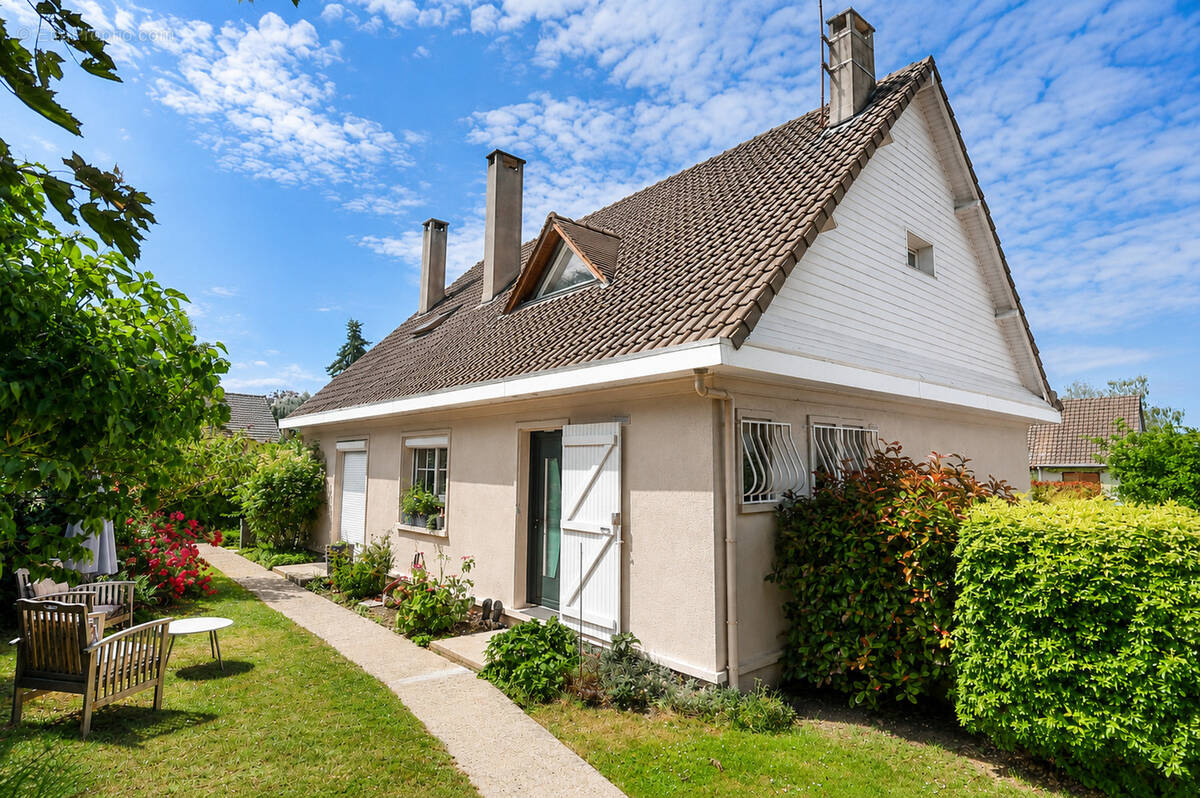 Maison à SAINTRY-SUR-SEINE