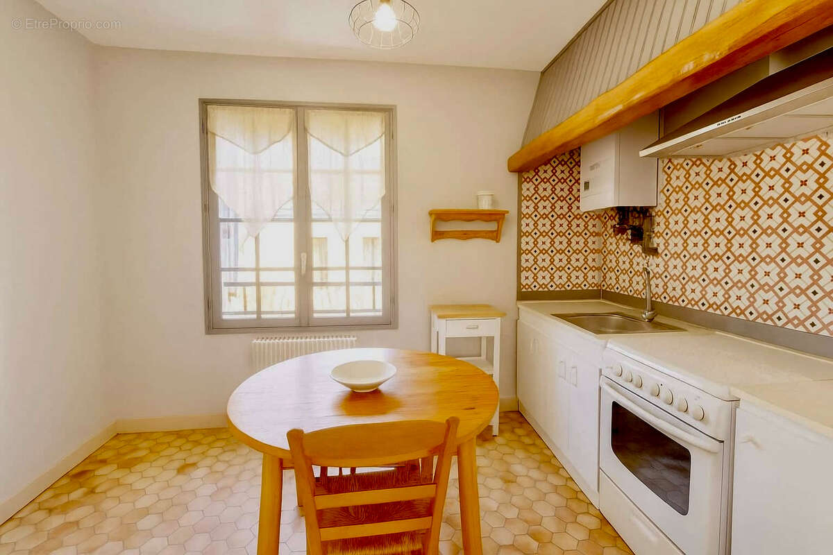 Maison à LA CHAPELLE-EN-SERVAL