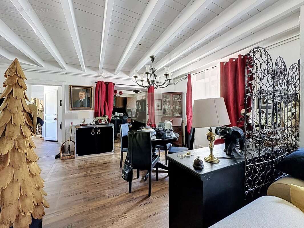 Maison de caractère avec dépendance - photo 6