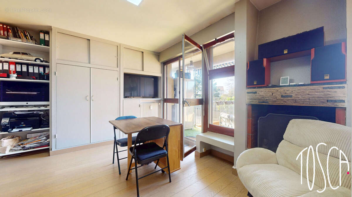 Appartement à FRESNES
