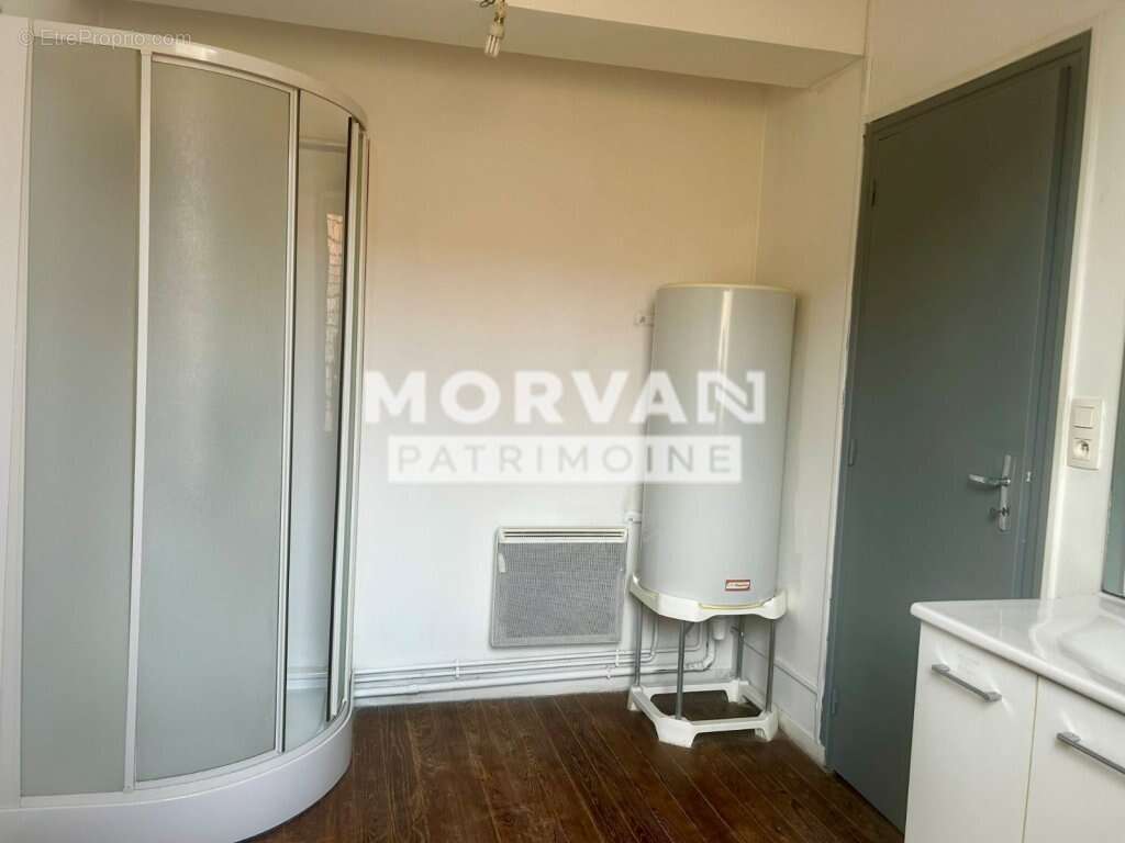 MAISON CENTRE VILLAGE  - 2 logements (1 loué) - 2 garages - Belle prestations !!! - photo 17