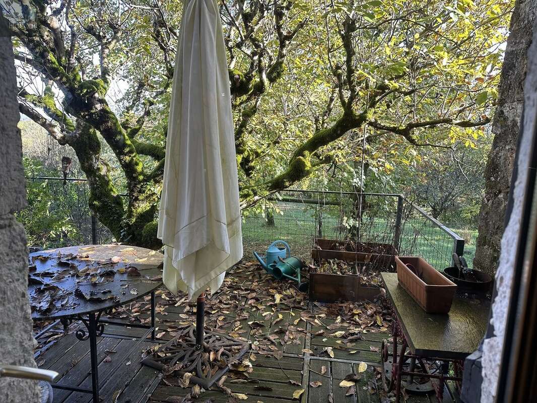 Maison à SAINT-SANTIN-DE-MAURS