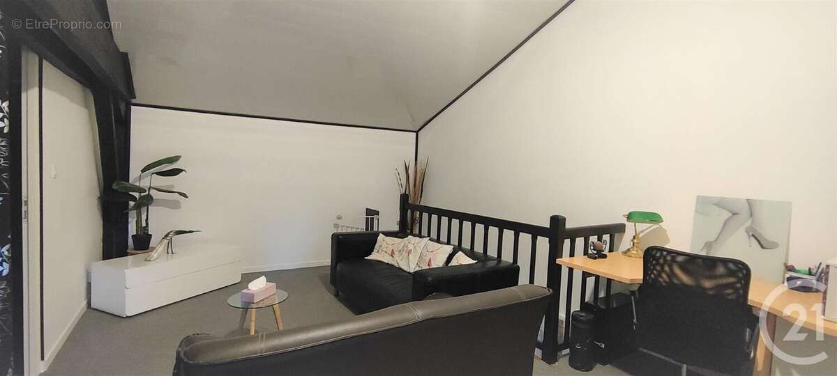 Maison à SAINT-QUENTIN-SUR-COOLE