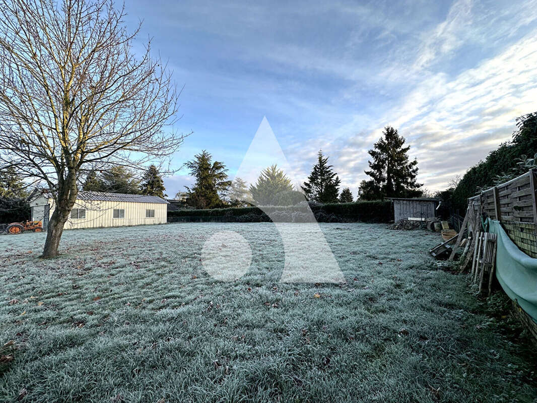 Terrain à SAINTE-MARTHE