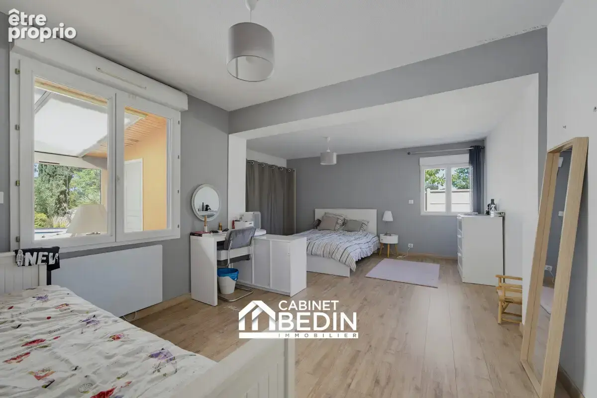 Maison 210 m² à Yvrac  - photo 9