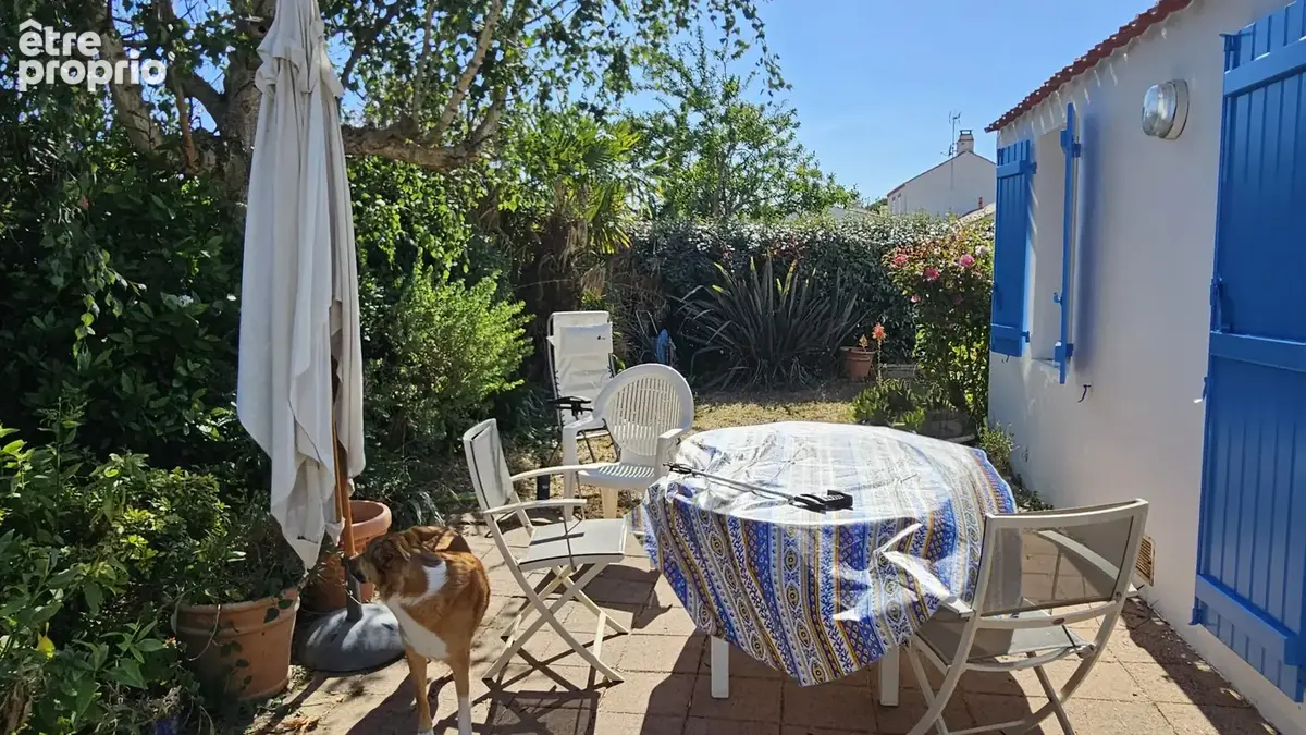 Maison familiale en très bon état en plein centre de l'Epine et à 500 mètres de la plage Saint-Jean. - photo 5