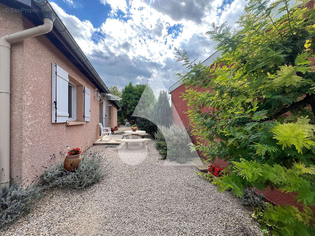 Maison à VILLEFRANCHE-SUR-SAONE