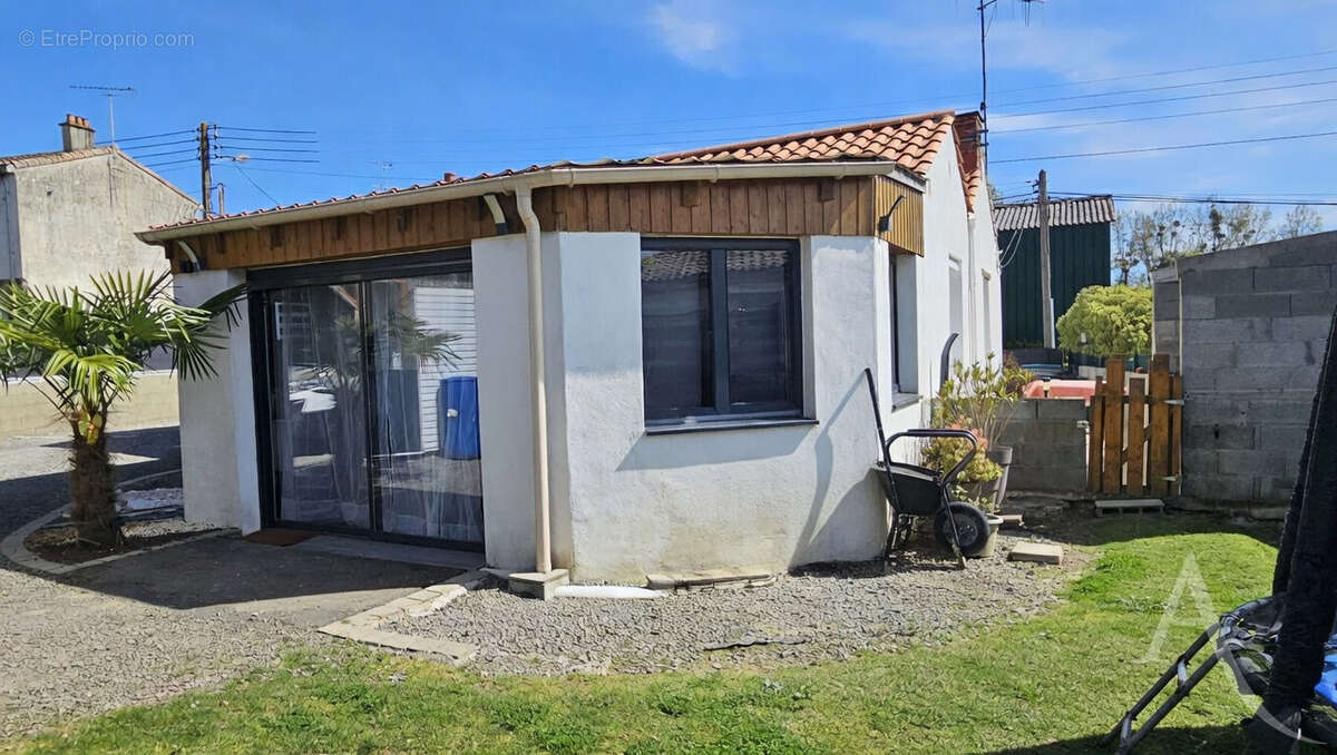Maison à SAINT-ETIENNE-DU-BOIS