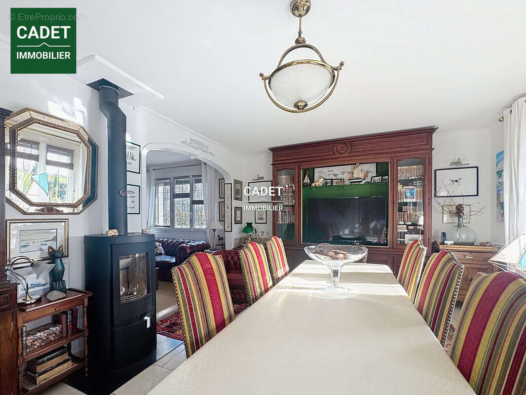 Maison à SAINT-PAIR-SUR-MER