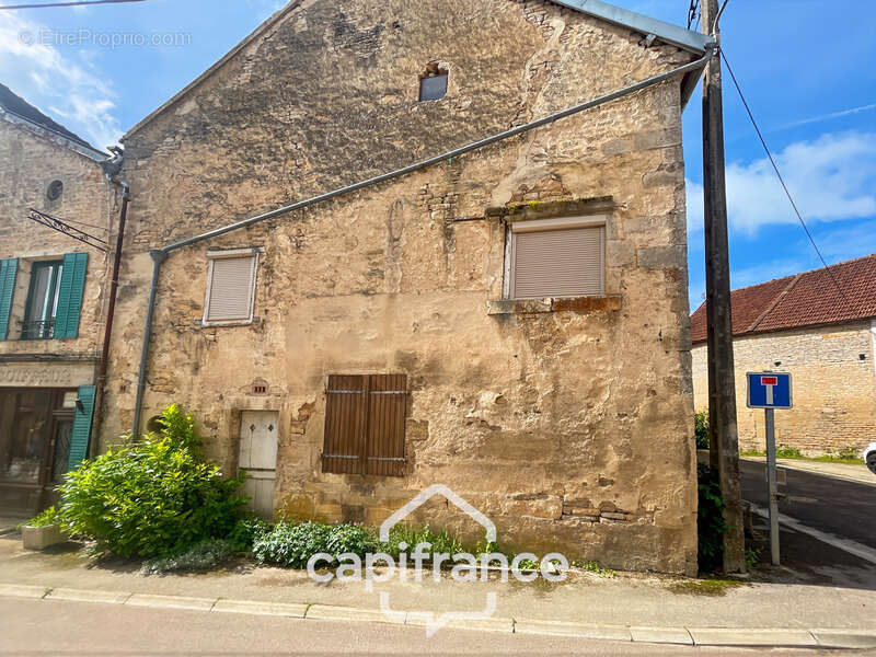 Maison à BAIGNEUX-LES-JUIFS