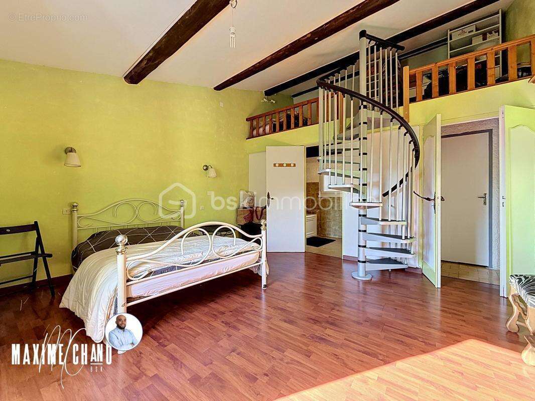 Maison de village avec garage et exterieurs à PERET - photo 11