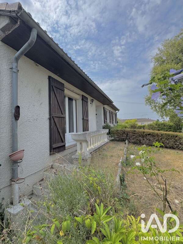 Maison 81 m² à Marigny-Le-Chatel  - photo 2