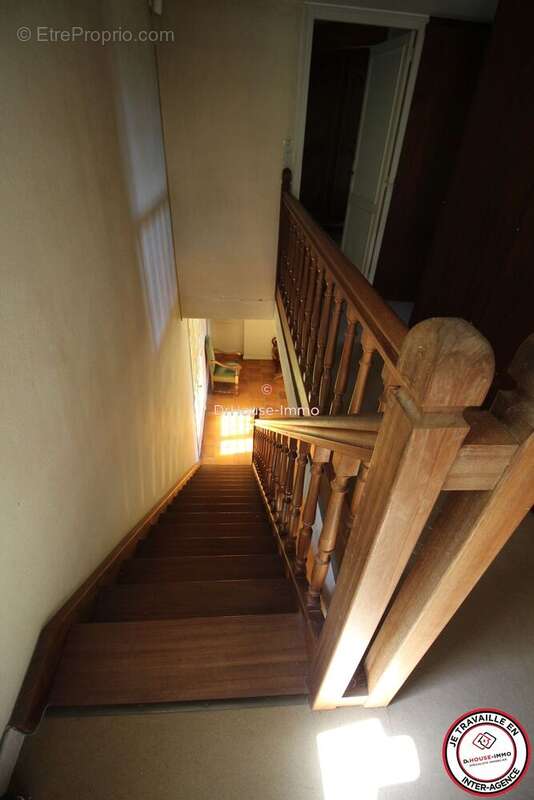 Maison 235 m² à Cambes  - photo 5