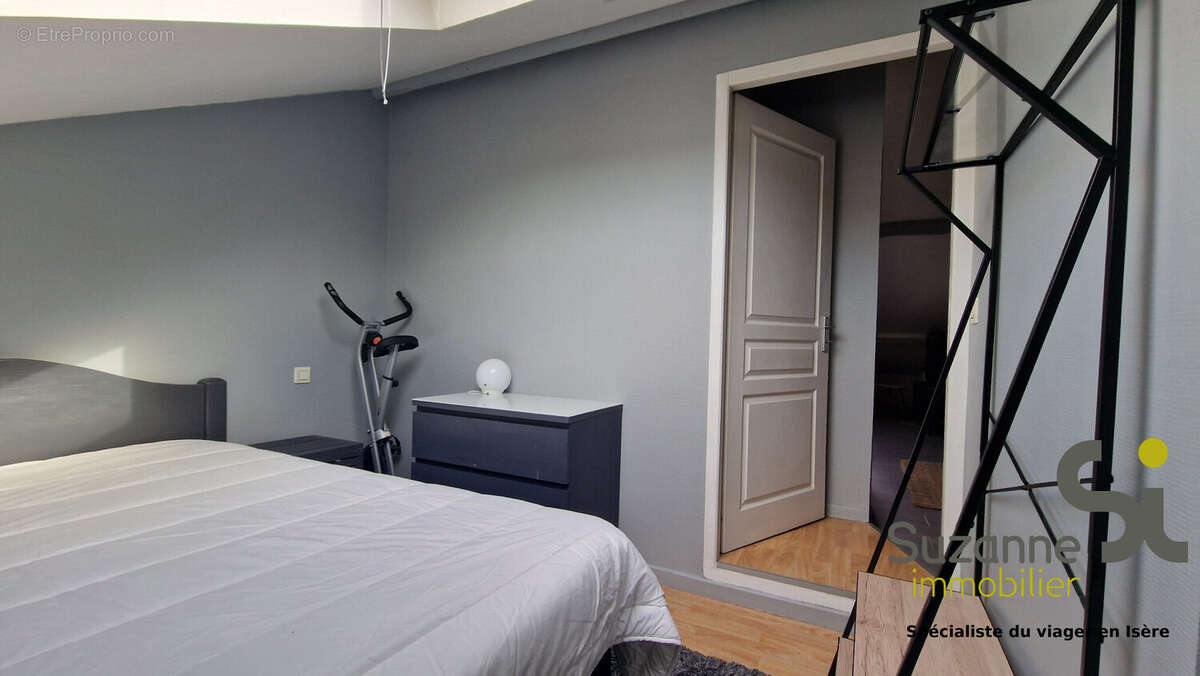 T3 à vendre rue Condorcet  chambre 2 c^té Sud