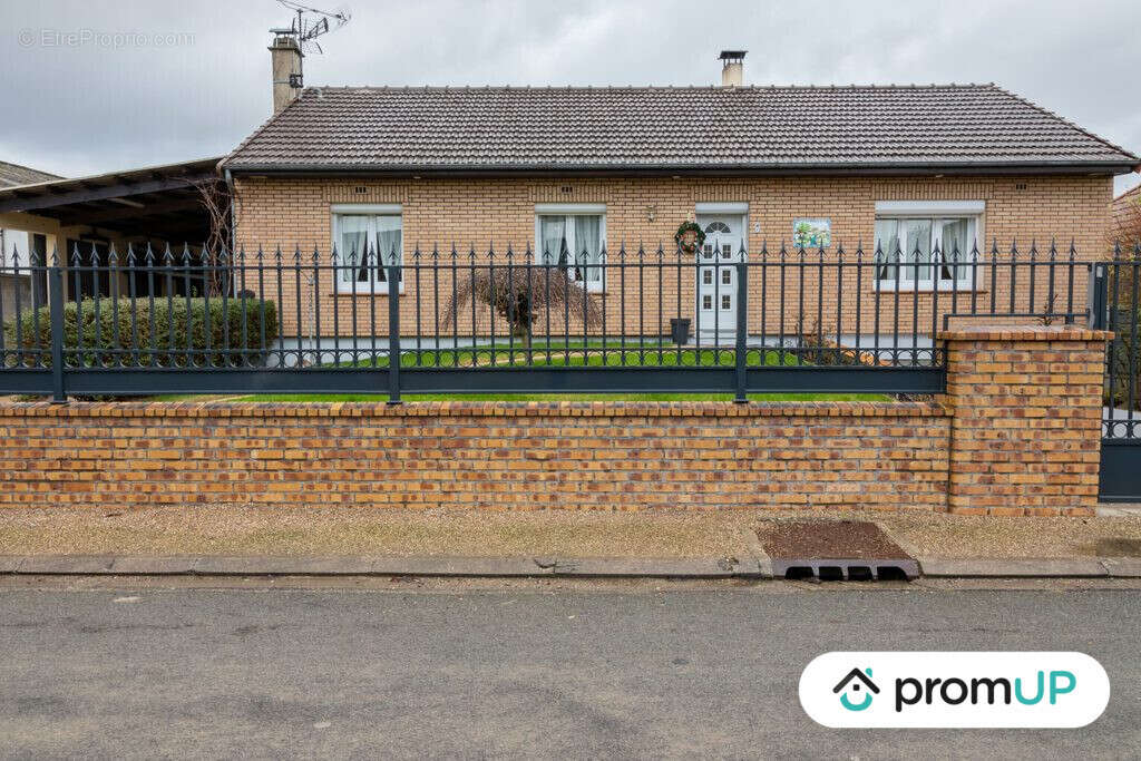 Maison à RAINNEVILLE