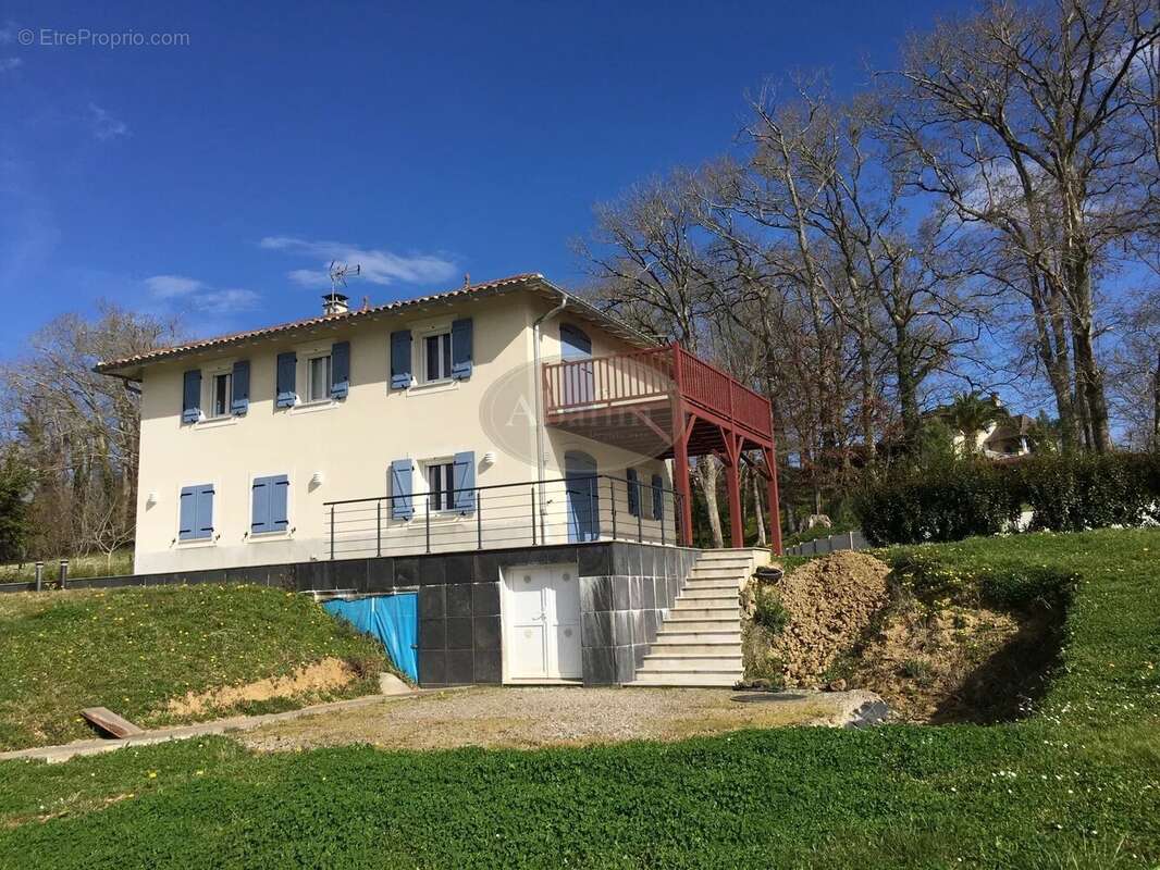 Maison à SAUVETERRE-DE-BEARN