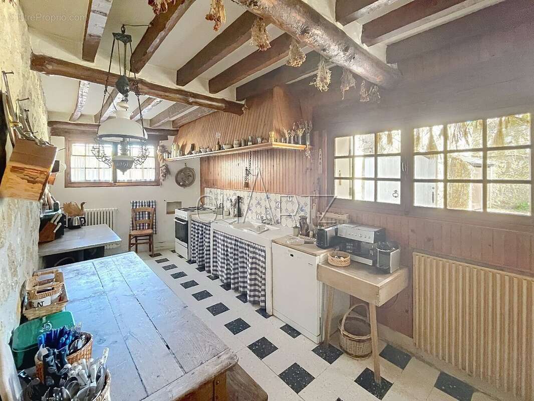 Fort potentiel pour cette vaste maison familiale - photo 8