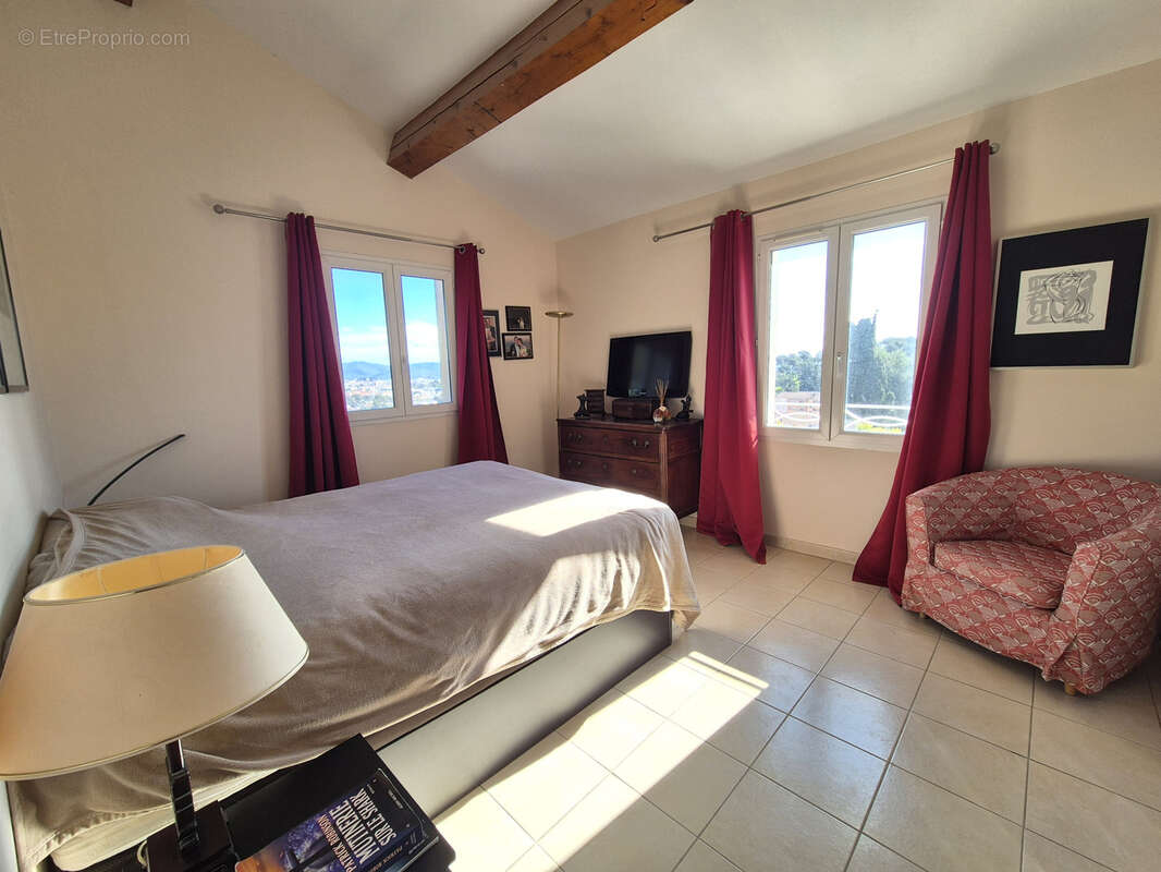 Appartement à HYERES