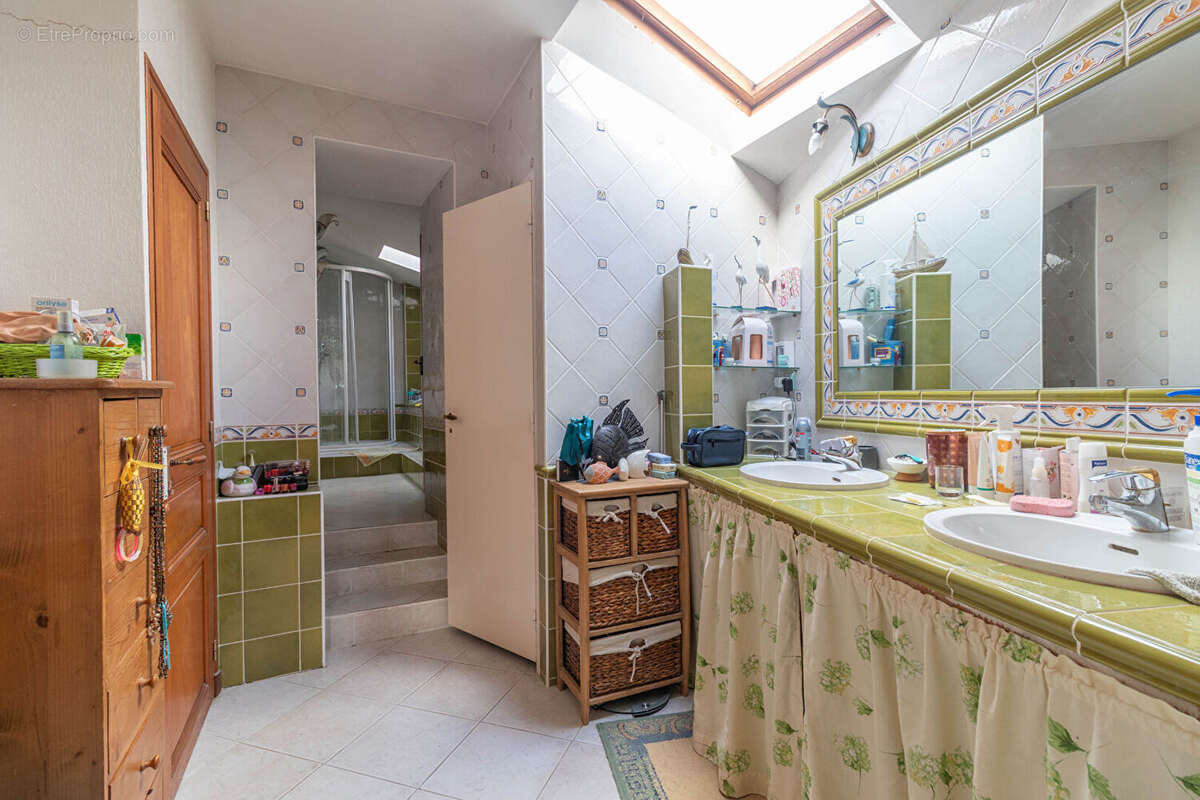 Maison à SAINT-LEON-SUR-L&#039;ISLE