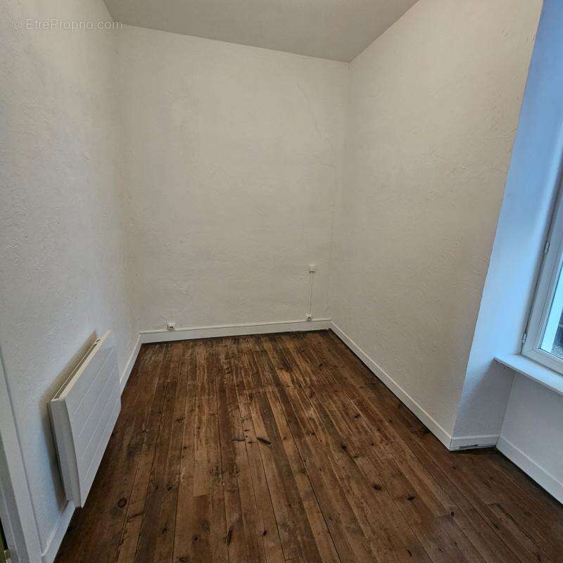 Maison à CHAMPAGNE-LES-MARAIS