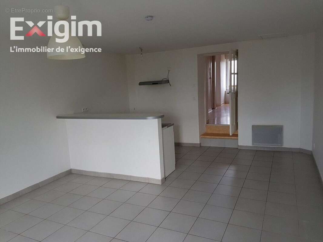 Maison à SAINT-BARTHELEMY-LE-PLAIN