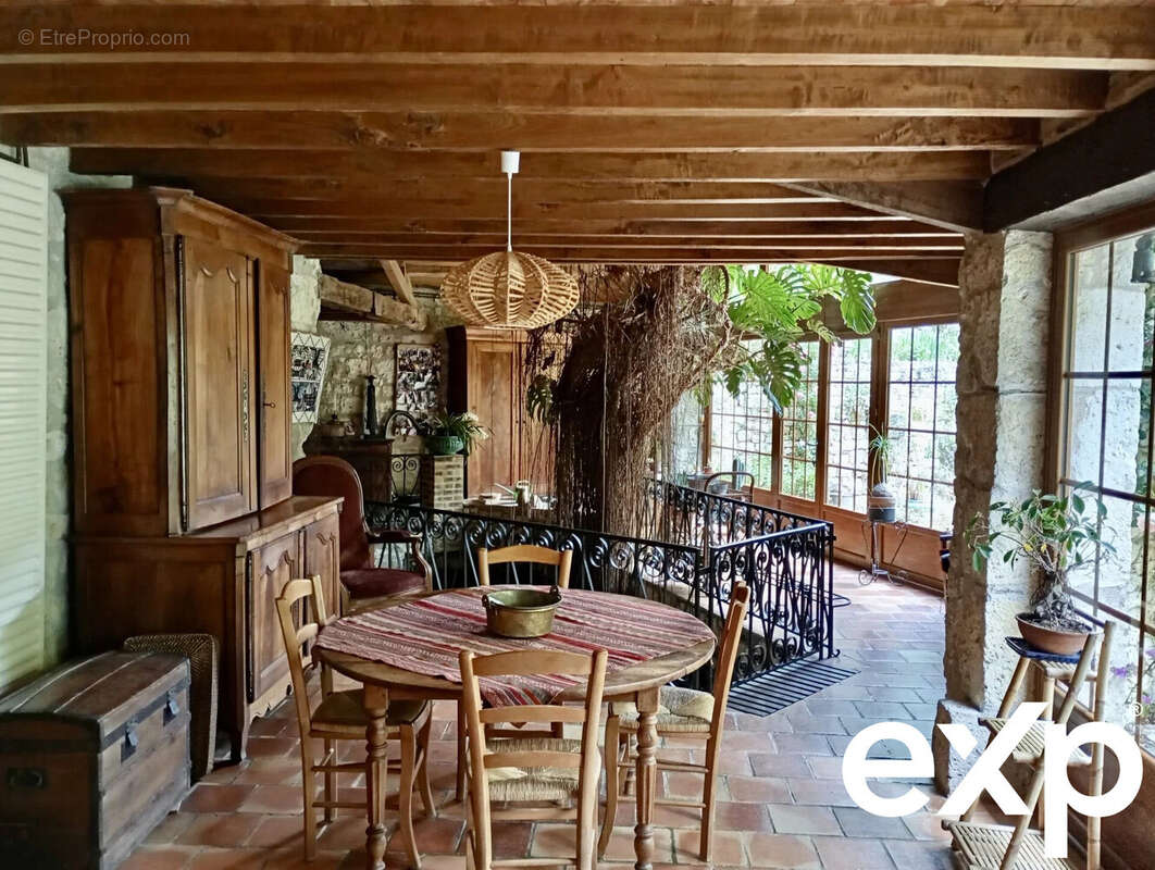 Maison à SAINT-BEAUZEIL