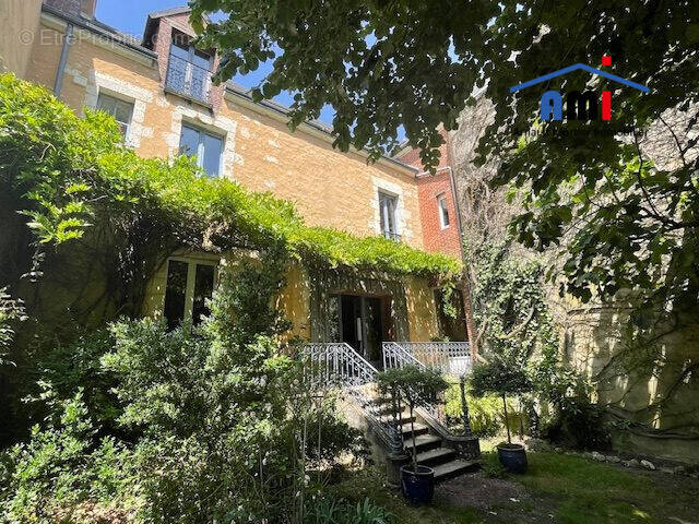 Maison à MOUTIERS-AU-PERCHE