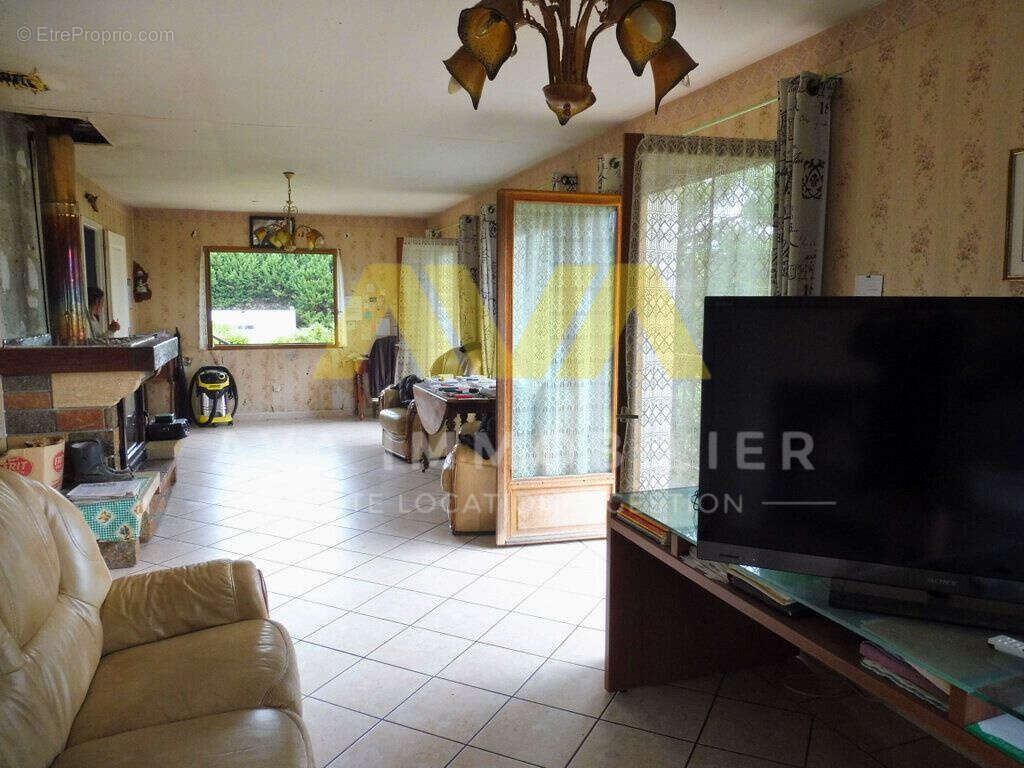 Maison à OZENX-MONTESTRUCQ