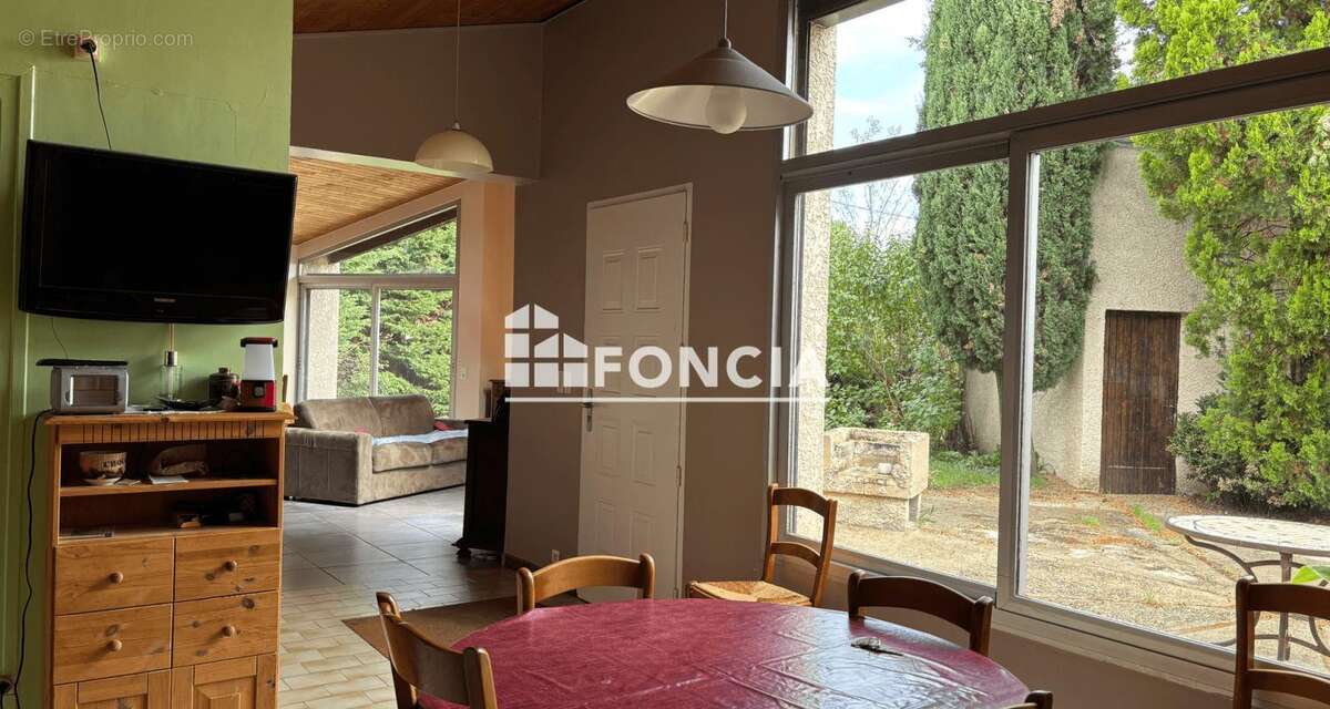 Maison à SAINT-JEAN-DE-MUZOLS