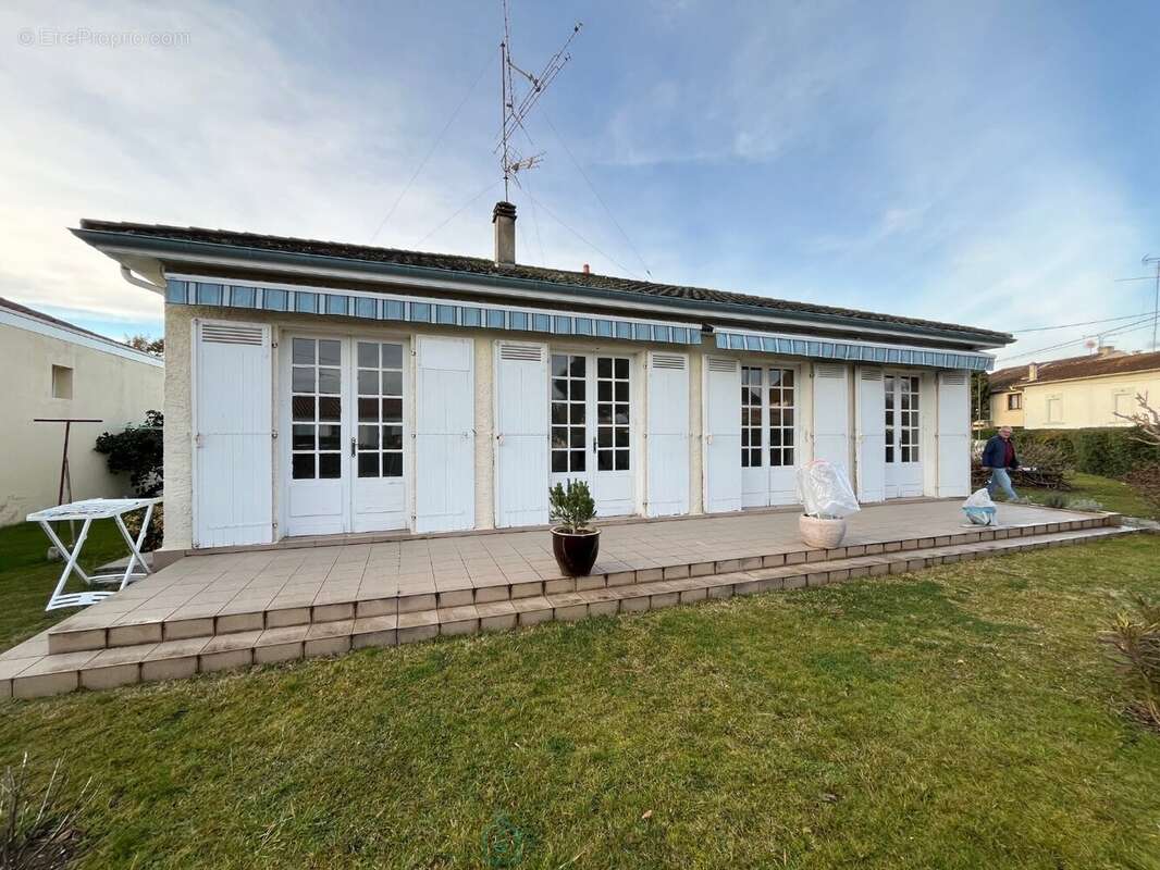 Bergerac, plain-pied, quartier calme, jardin clos, garage, commodités à pied - photo 13