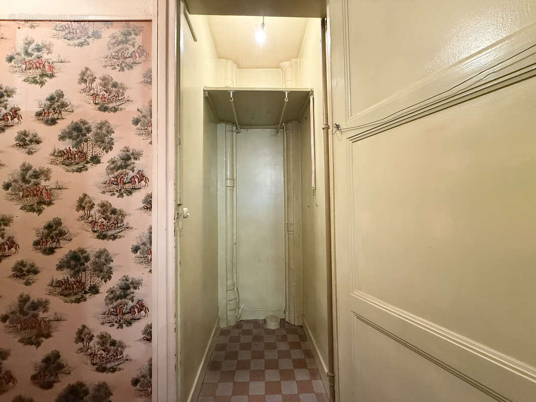 Appartement à COURBEVOIE