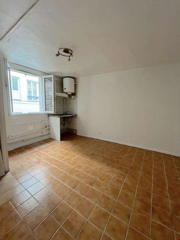 Paris 9 - quartier saint georges - studette de 14m² - photo 8