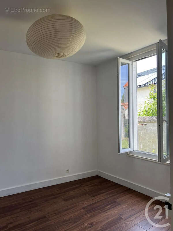 Maison 74 m² à Angouleme  - photo 7