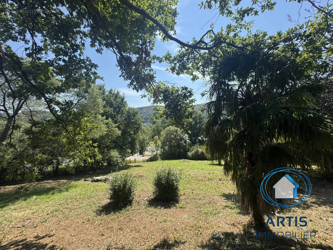 Terrain à SAINT-PEE-SUR-NIVELLE