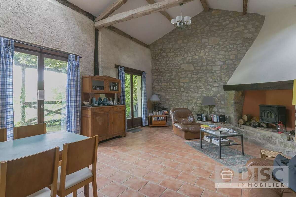 Maison à SAINT-MICHEL-DE-VAX