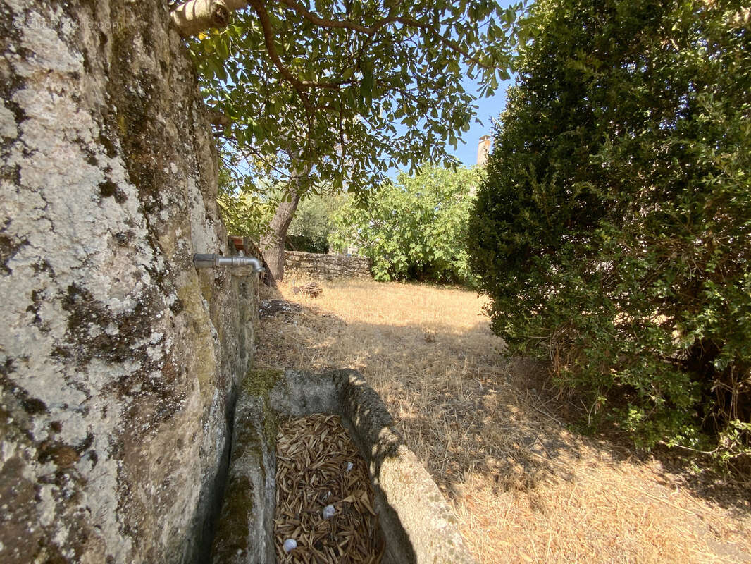 Maison en pierre à 4 km d' Uzès, jardin et grand garage. - photo 18