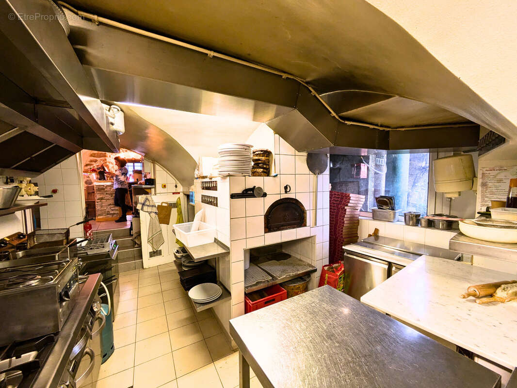 A vendre murs tous commerces champsaur village - photo 4