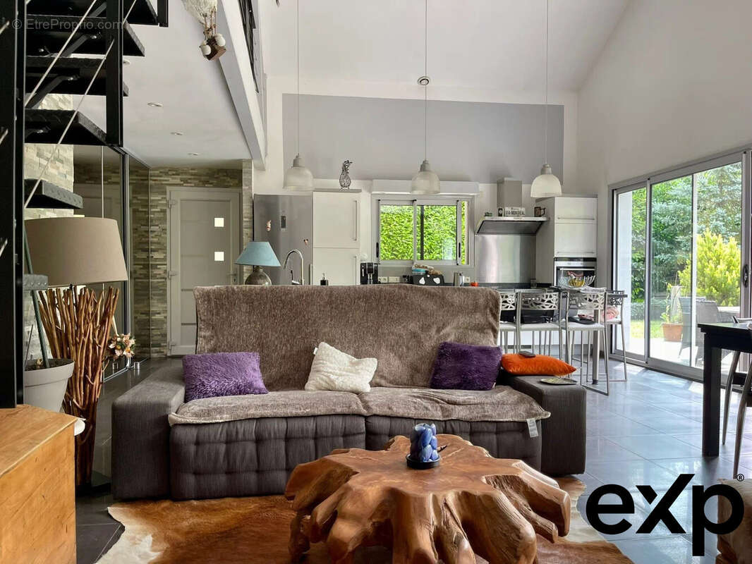 Maison à CHINDRIEUX