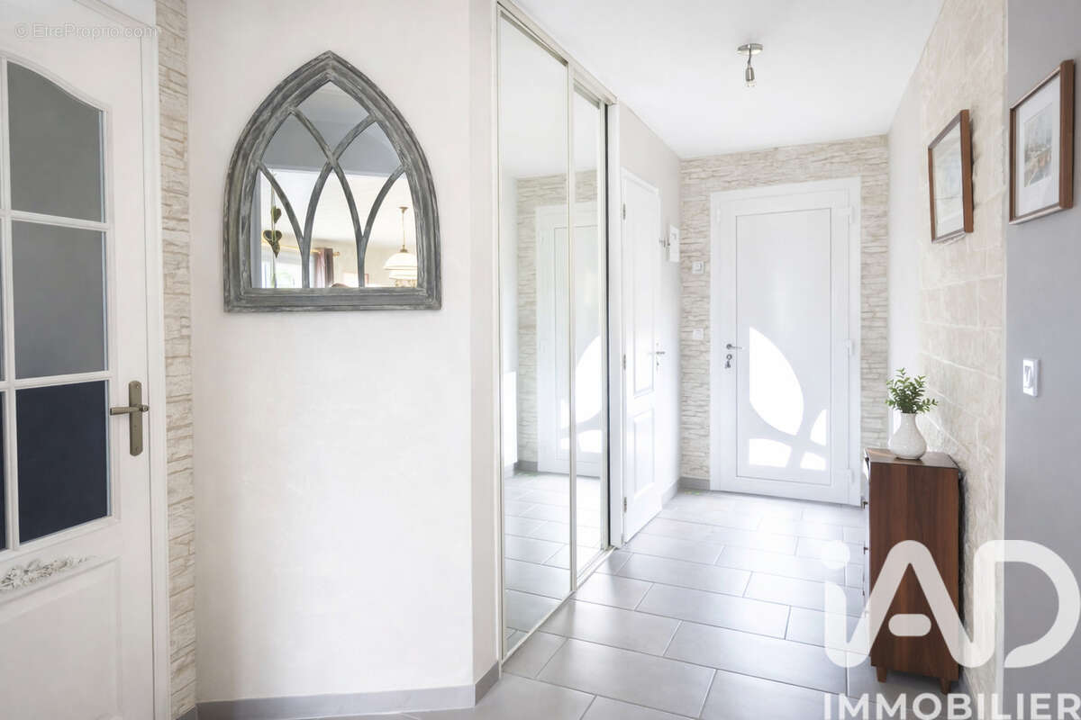 Maison 147 m² à Tremblay-Les-Villages  - photo 2
