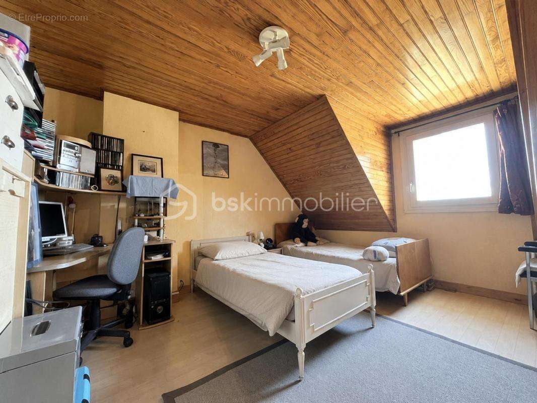 La chapelle-neuve - charmante maison - 6 pieces - vie plain pied - jardin clos et arbore - photo 7