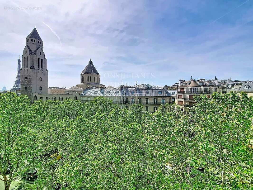 Appartement à PARIS-8E