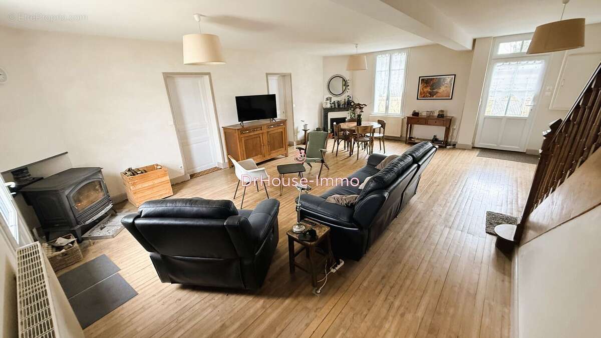 Maison à LA CRECHE