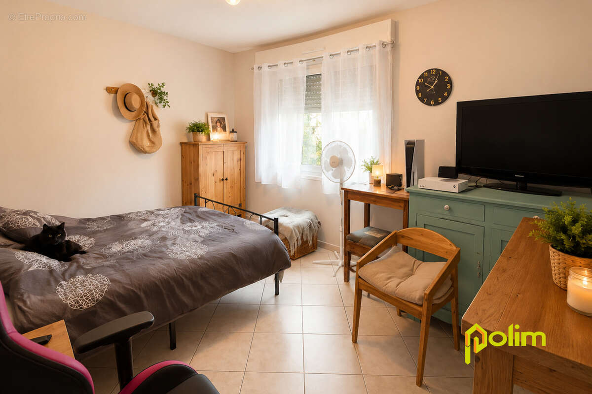 Ensemble immobilier avec appartement loué et vaste dépôt - photo 7