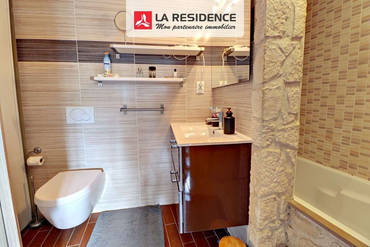 Appartement à MAURECOURT