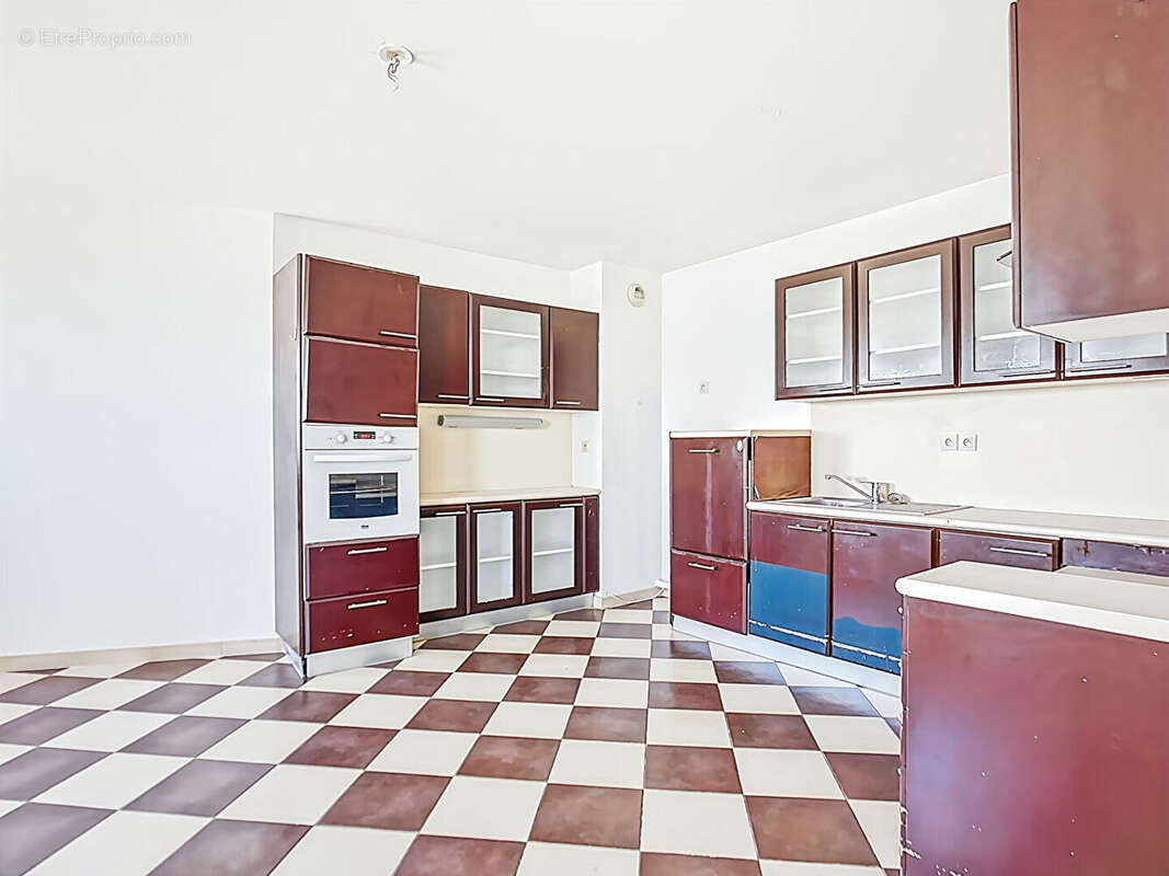 Appartement à MARSEILLE-7E