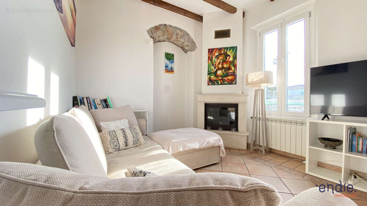 Maison à VALLAURIS