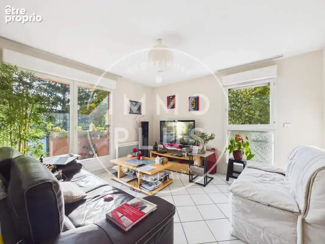 Vente - Appartement - 2 pièces + cuisine - 53,28 m² - 162 750 € - photo 3