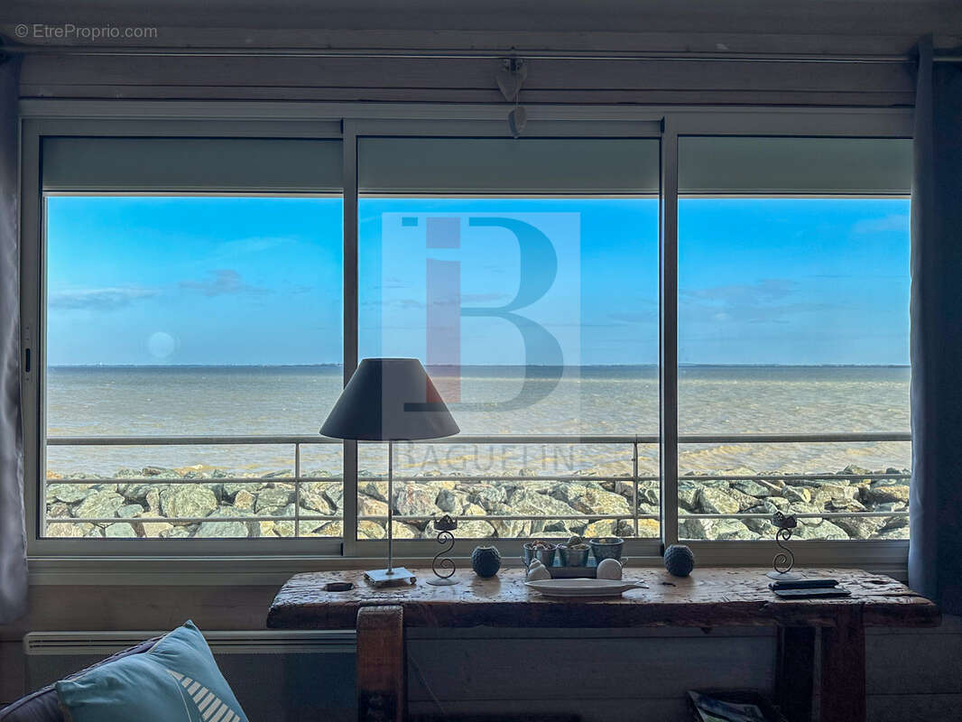 Appartement à FOURAS